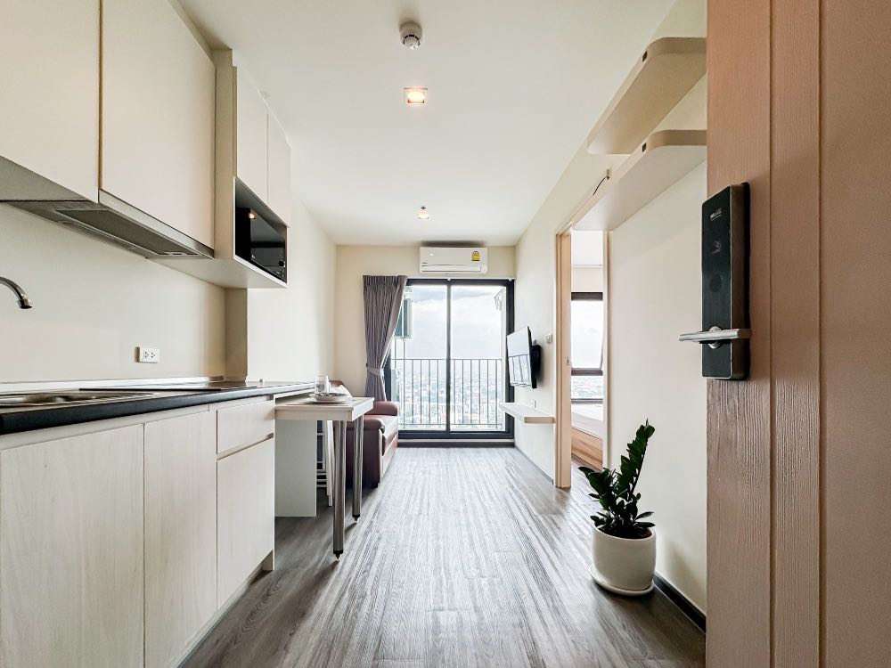 Image 1 of LV1Z4E0O - 1-bedroom condominium at Rich Park @ Triple Station
