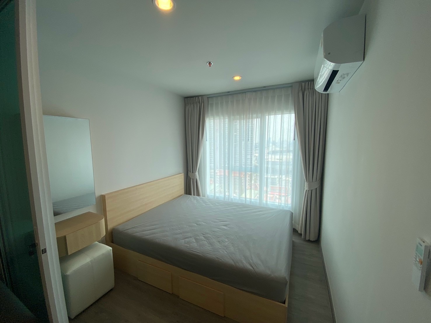 Image 1 of STF0VA - 1-bedroom condominium at Regent Home Bangna