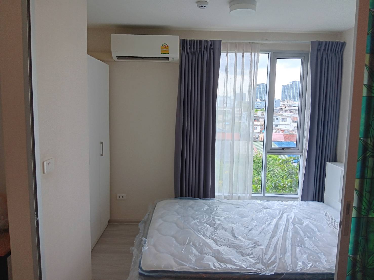 Image 1 of SJP0PM - 1-bedroom condominium at Plum Condo Ram 60 Interchange