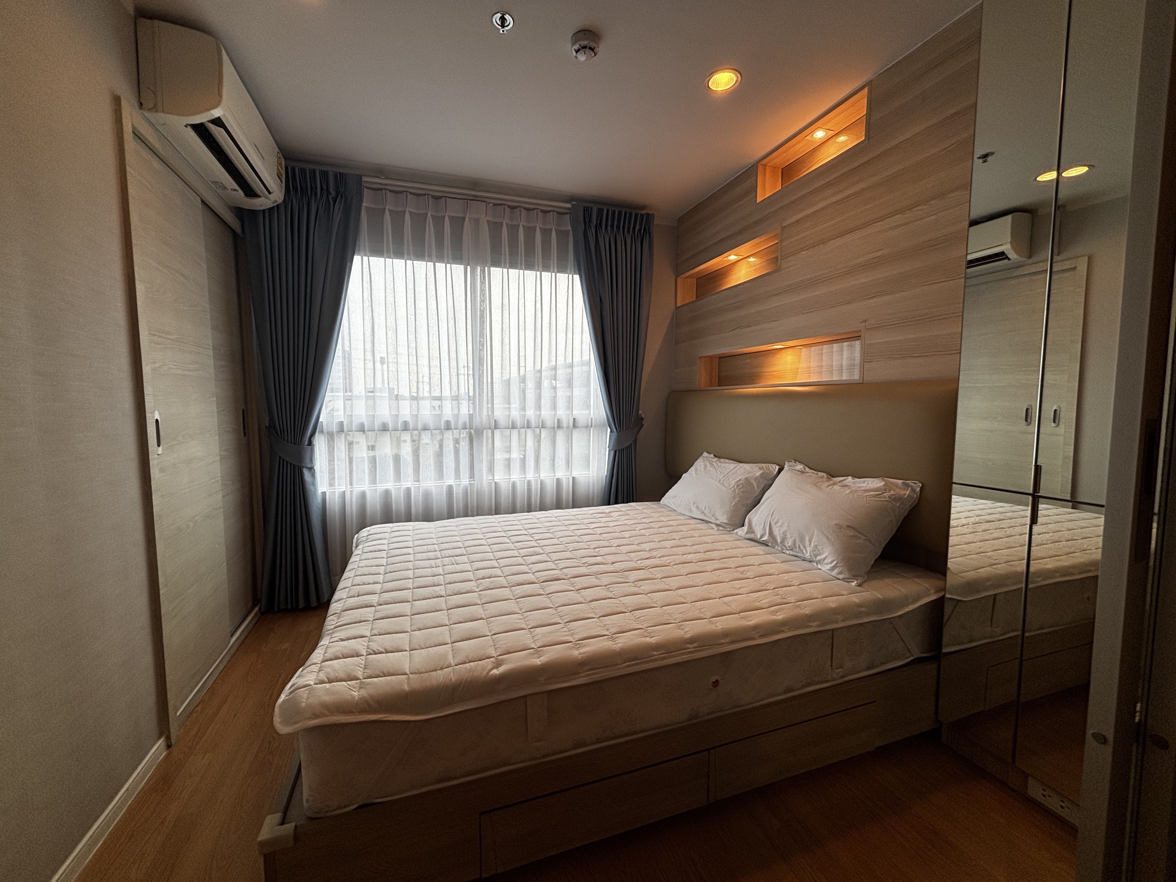 Image 1 of SMQV98 - 1-bedroom condominium at Lumpini Place Srinakarin - Huamark Station