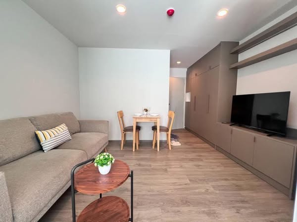 Image 1 of T17UYB - 1-bedroom condominium at Regent Home Bangna