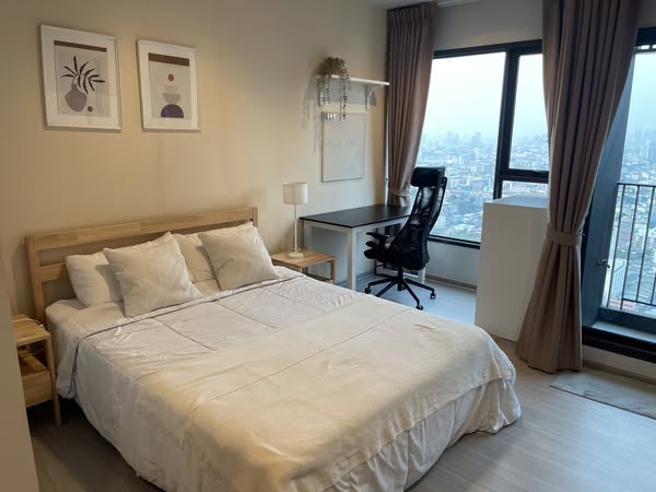 Image 1 of SOGLNJ - 1-bedroom condominium at Life Asoke - Rama 9