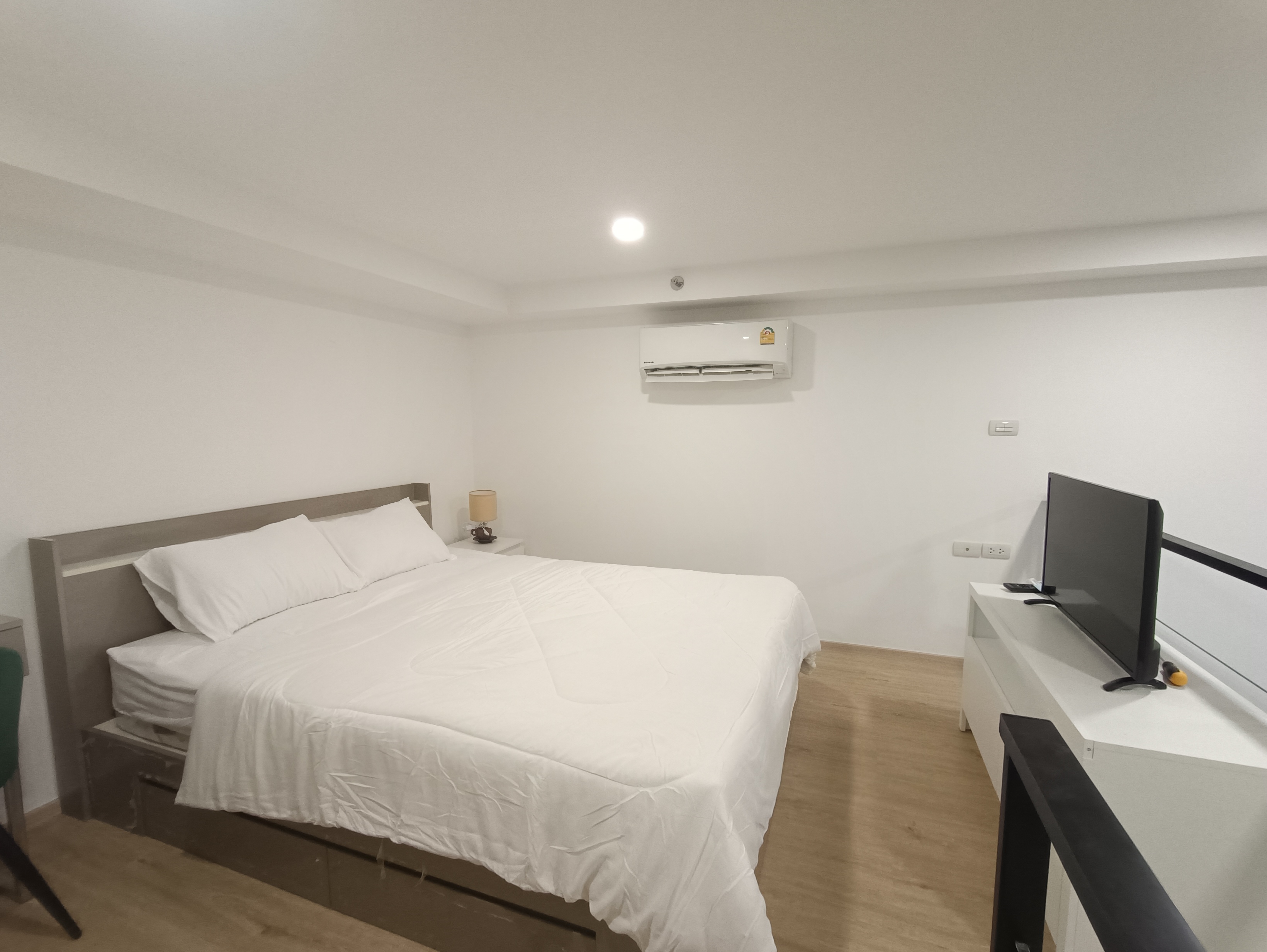 Image 1 of T62FR8 - 1-bedroom condominium at The Rich Rama 9 - Srinakarin