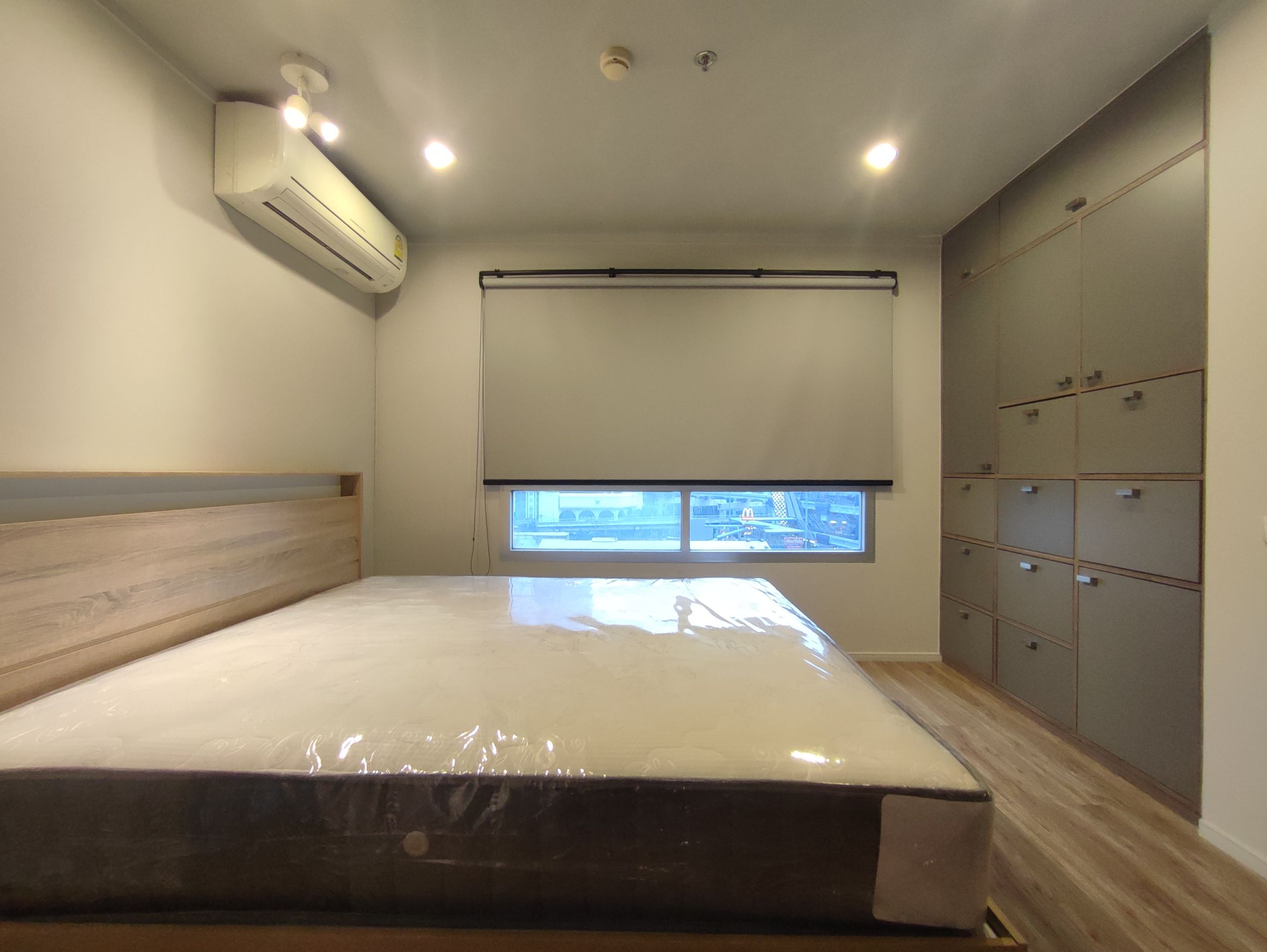 Image 1 of LT6NXU3M - 1-bedroom condominium at Lumpini Place Srinakarin - Huamark Station
