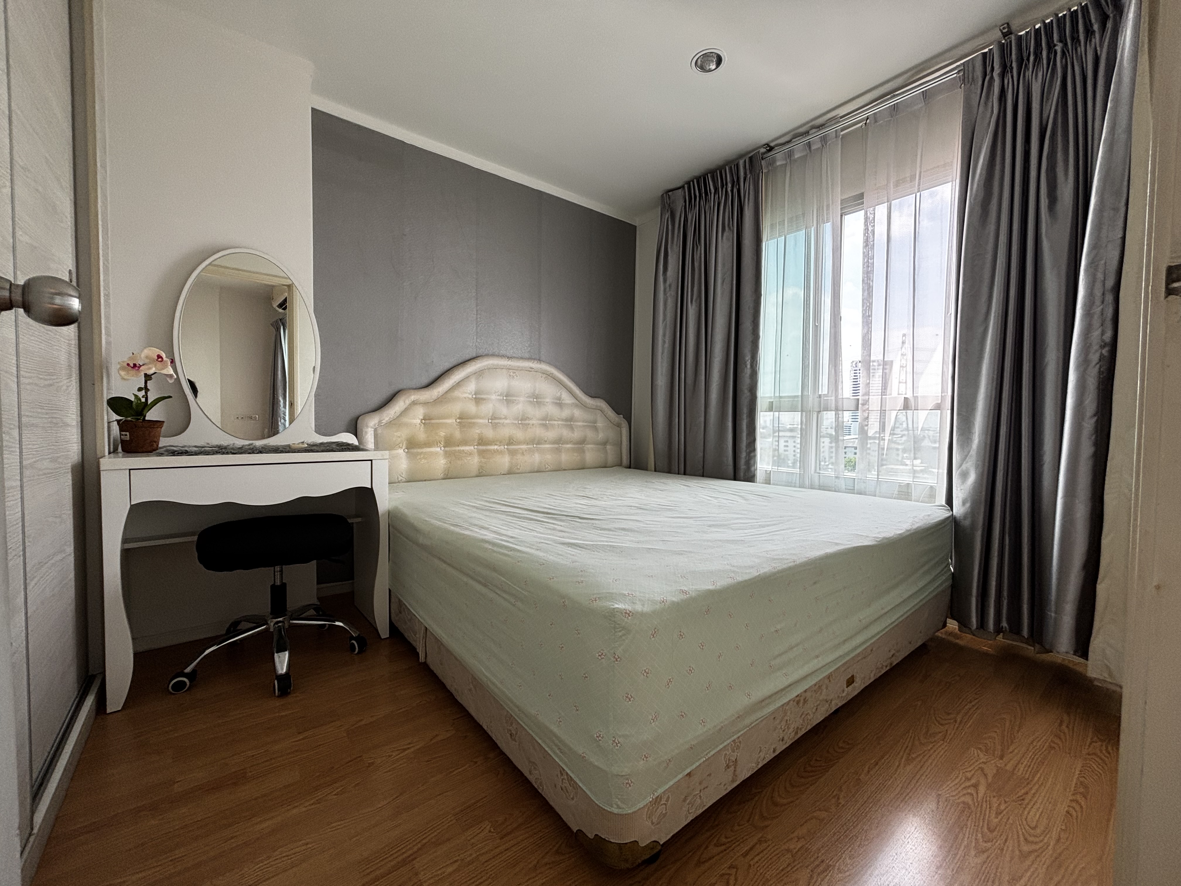 Image 1 of SKDRKU - 1-bedroom condominium at Lumpini Place Srinakarin - Huamark Station