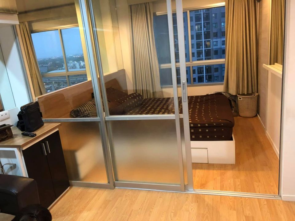 Image 1 of LW7HVW2Y - 1-bedroom condominium at Lumpini Place Srinakarin - Huamark Station