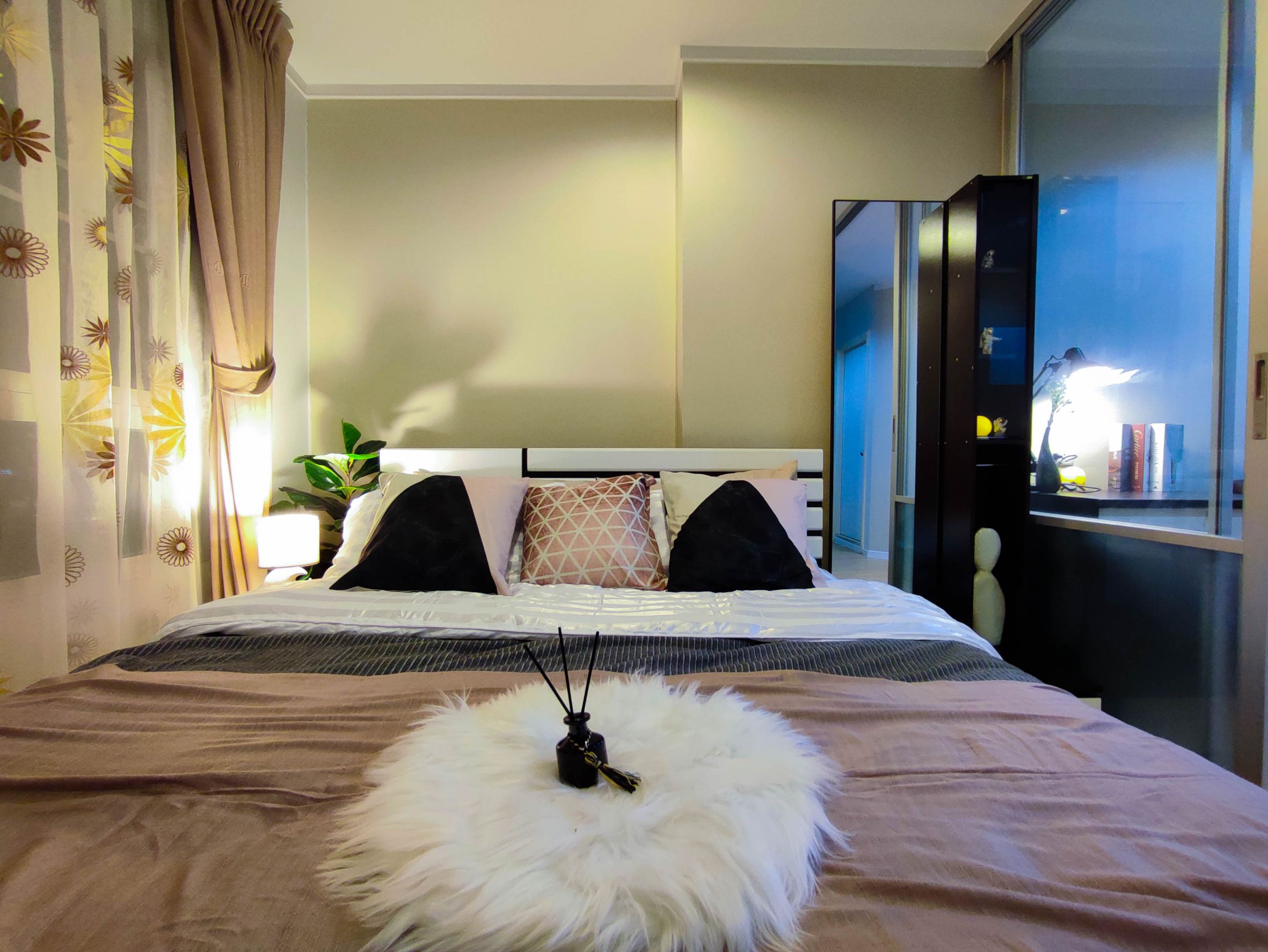 Image 1 of SG0AMJ - 1-bedroom condominium at Lumpini Place Srinakarin - Huamark Station