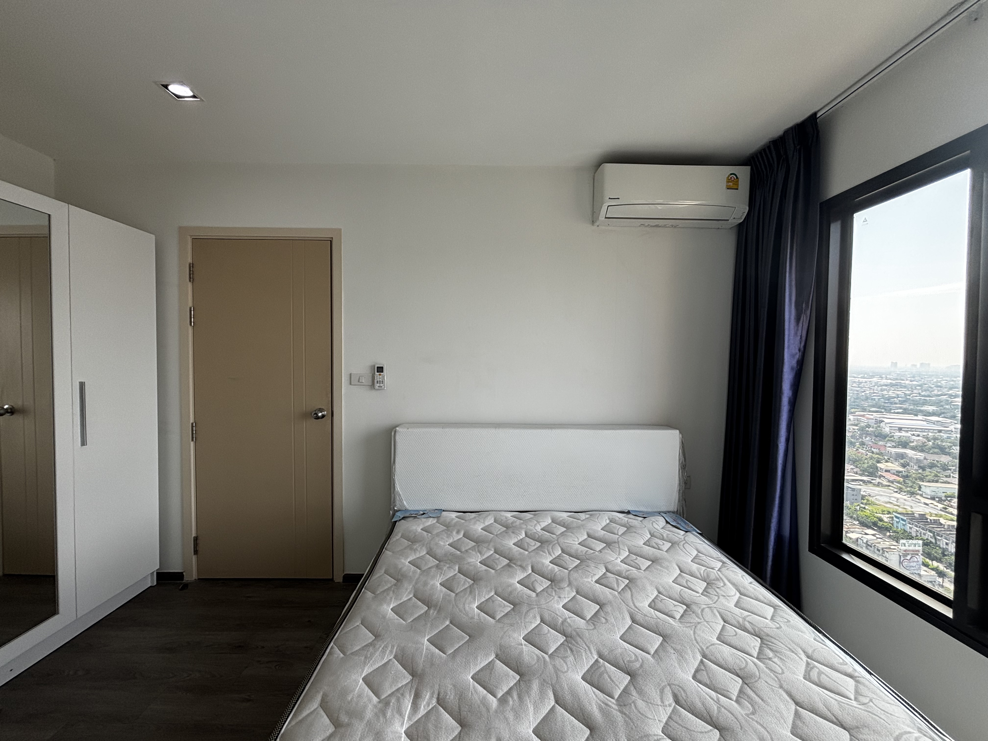 Image 1 of SM6FQE - 1-bedroom condominium at Rich Park @ Triple Station