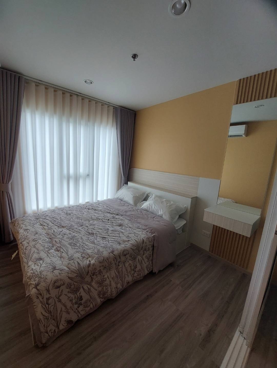 Image 1 of T3UGBU - 1-bedroom condominium at Regent Home Bangna