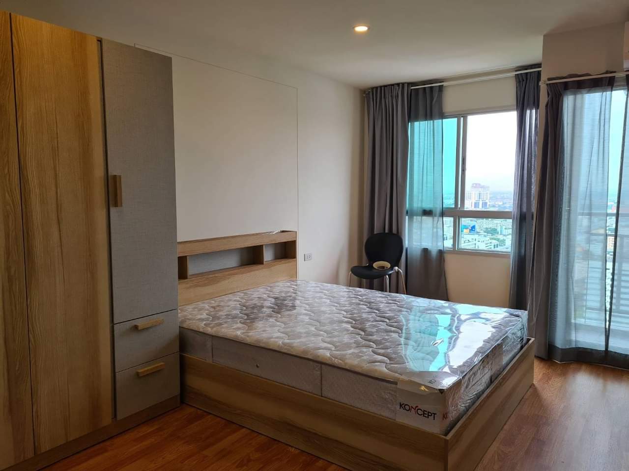 Image 1 of SKQ5Q7 - 1-bedroom condominium at Lumpini Ville Phatanakan - Srinakarin