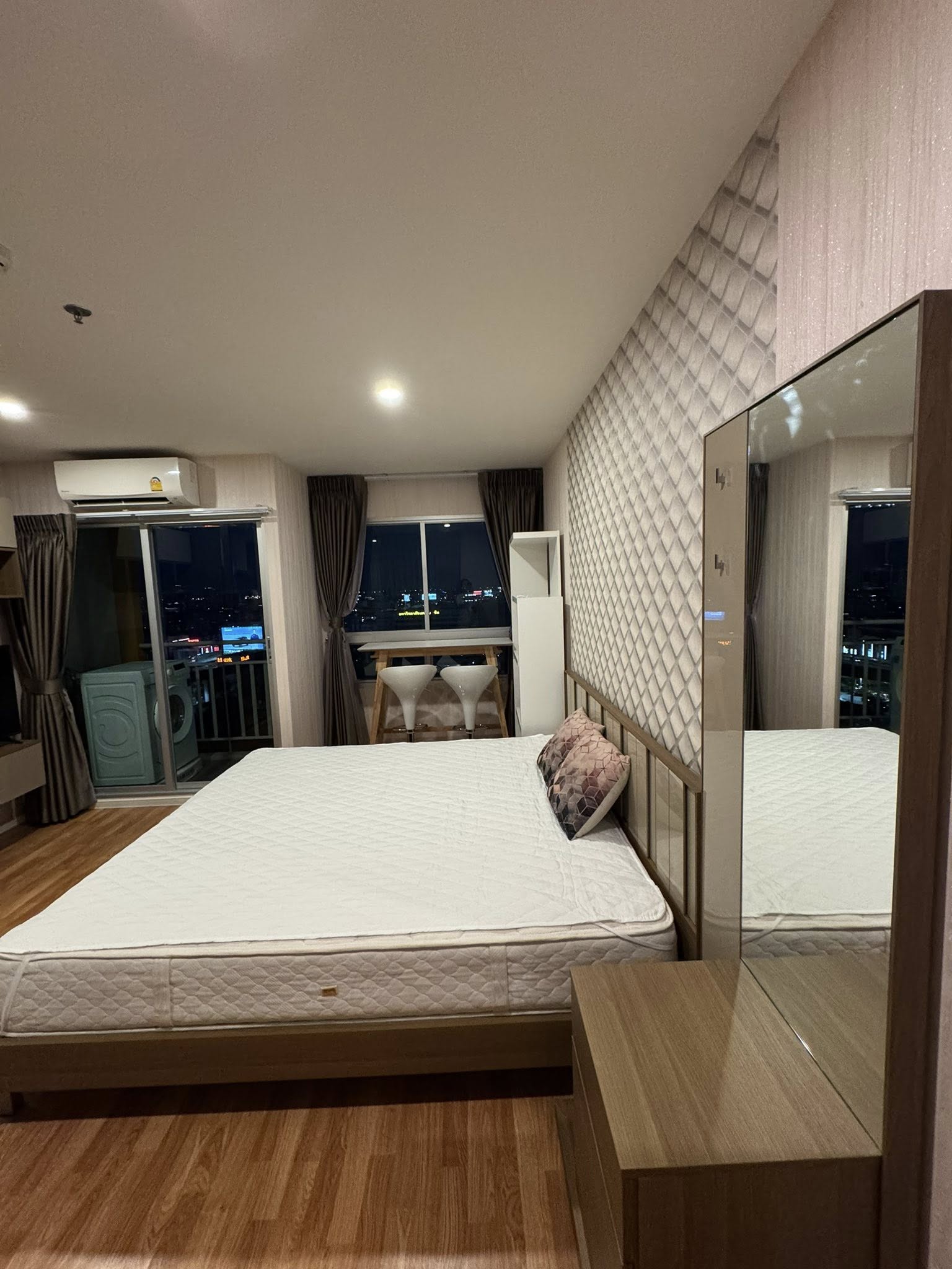 Image 1 of T5G1QY - 1-bedroom condominium at Lumpini Ville Phatanakan - Srinakarin