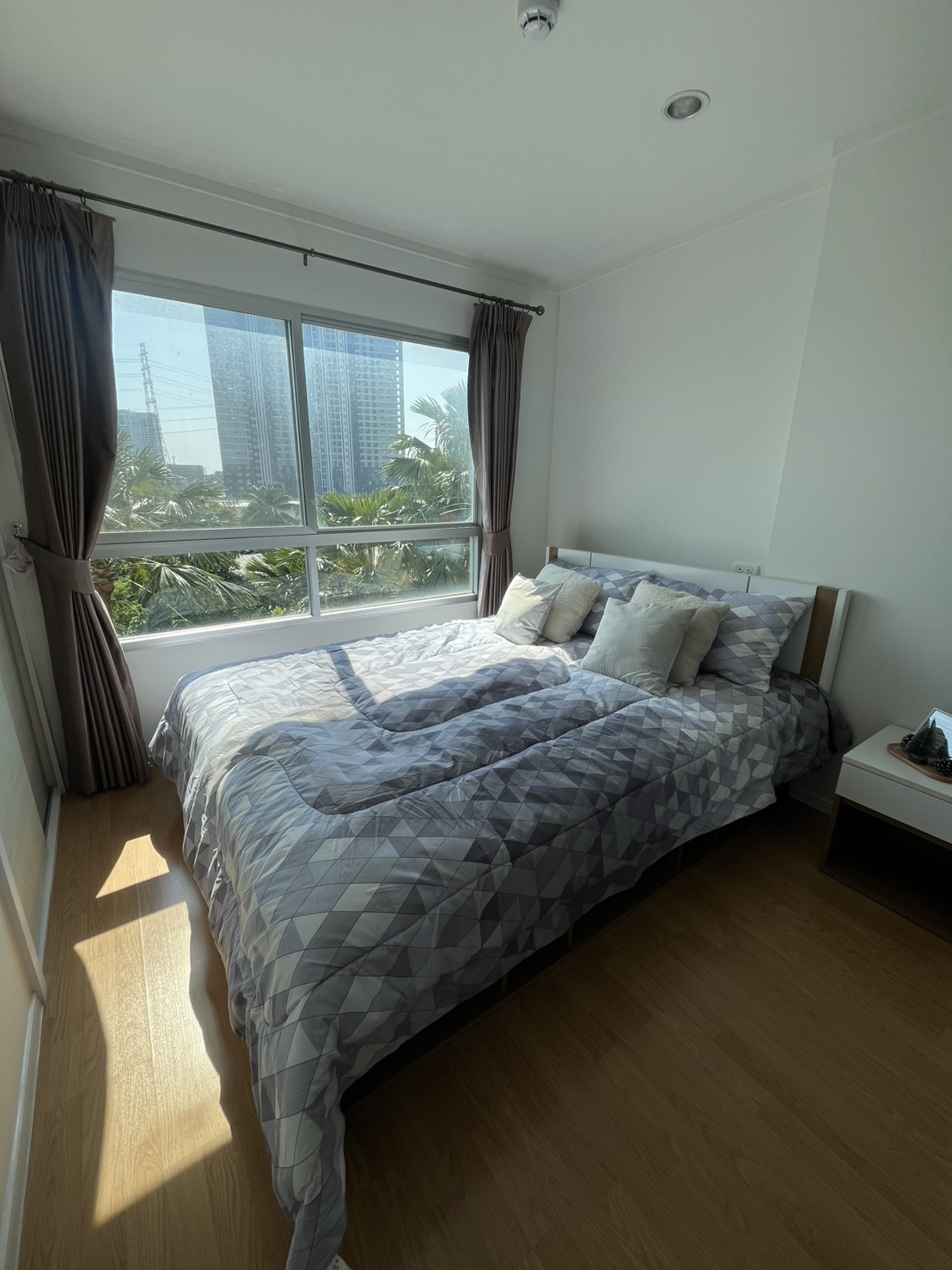 Image 1 of T6JD4G - 1-bedroom condominium at Lumpini Place Srinakarin - Huamark Station