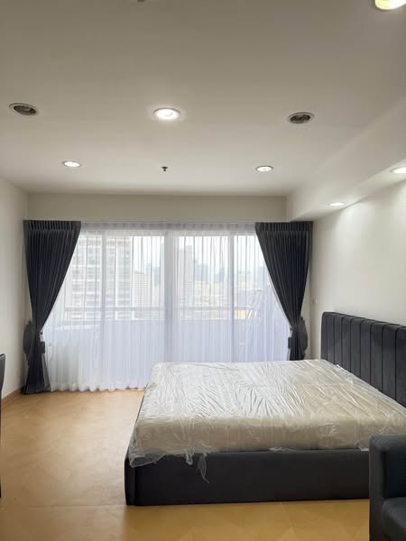Image 1 of T4GJ06 - 1-bedroom condominium at The Platinum Condominium